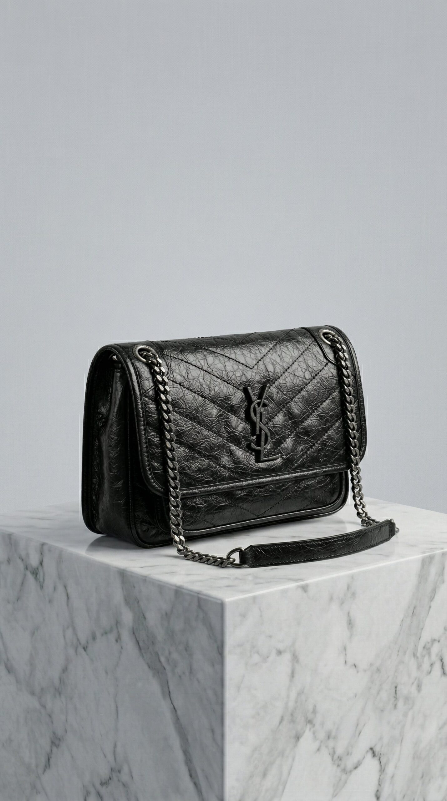 NIKI MEDIUM IN VINTAGE LEATHER - BLACK