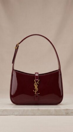 Le 5 à 7 Patent Leather Shoulder Bag – Burgundy